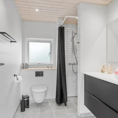 Gorgeous In Skarup Fyn With House Sea View Holiday home *