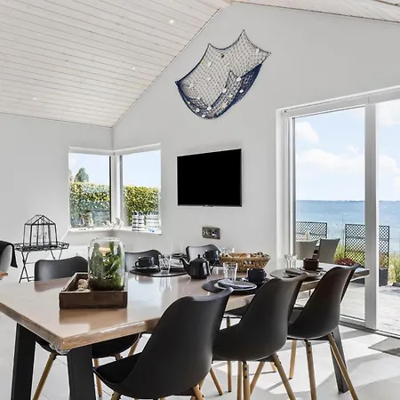 2 Bedroom Cozy In Skarup Fyn Casa vacanze Skarupore